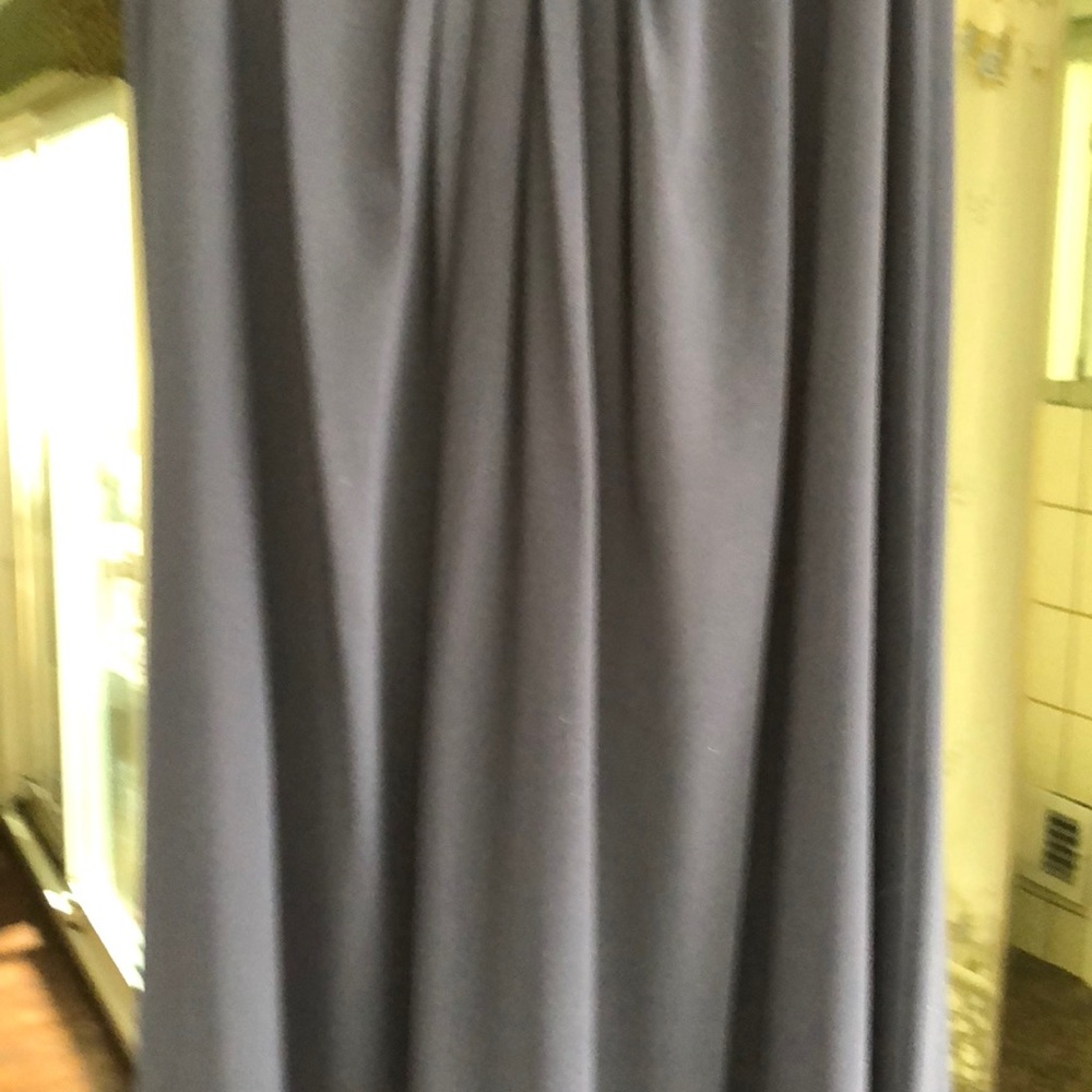 Gown - Picture 6 of 7